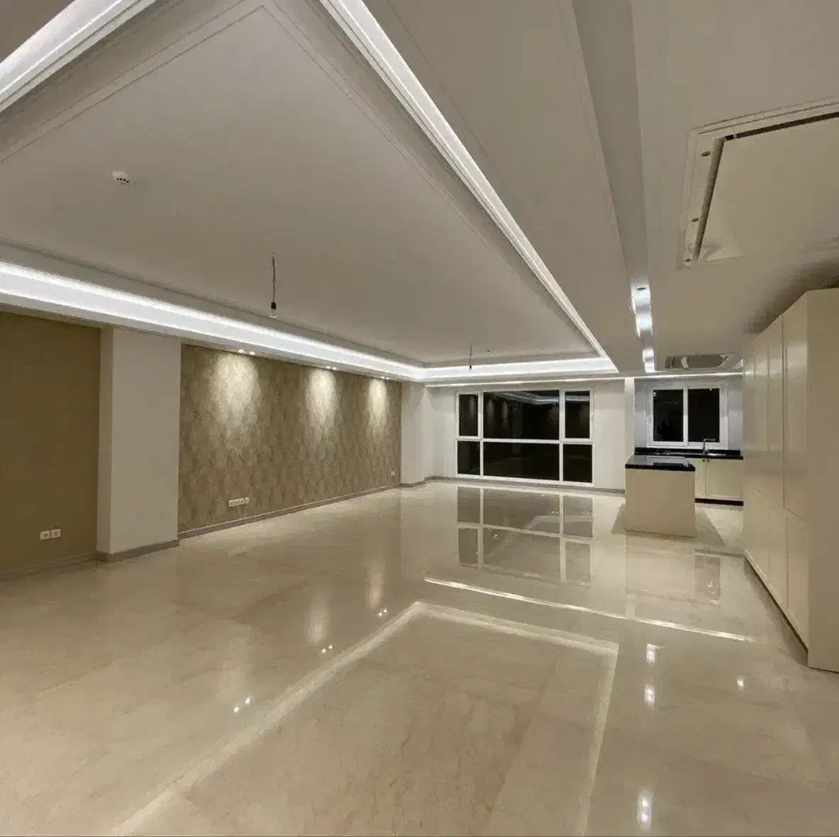 ۱۵۰متر۳خ۲پارکینگ نوساز فول سعادت اباد بلوار۲۴متری