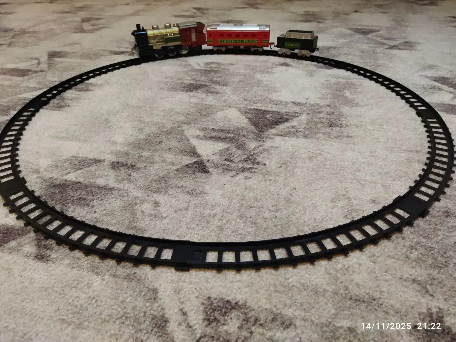 قطار اسباب بازی|اسباب‌بازی بچه|تالش, هشتپر|دیوار