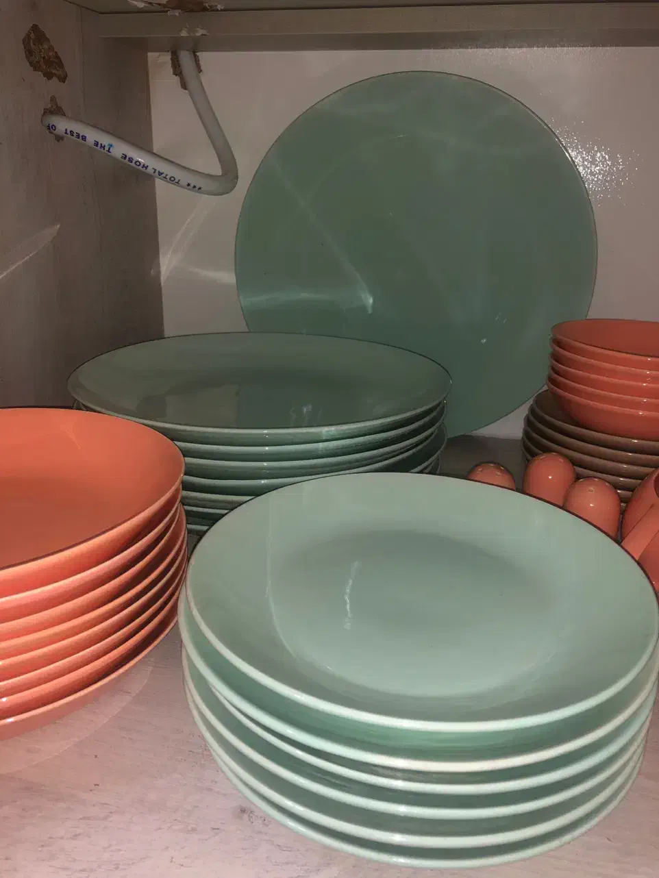 سرویس دورنگ|ظروف سرو و پذیرایی|رودهن, |دیوار