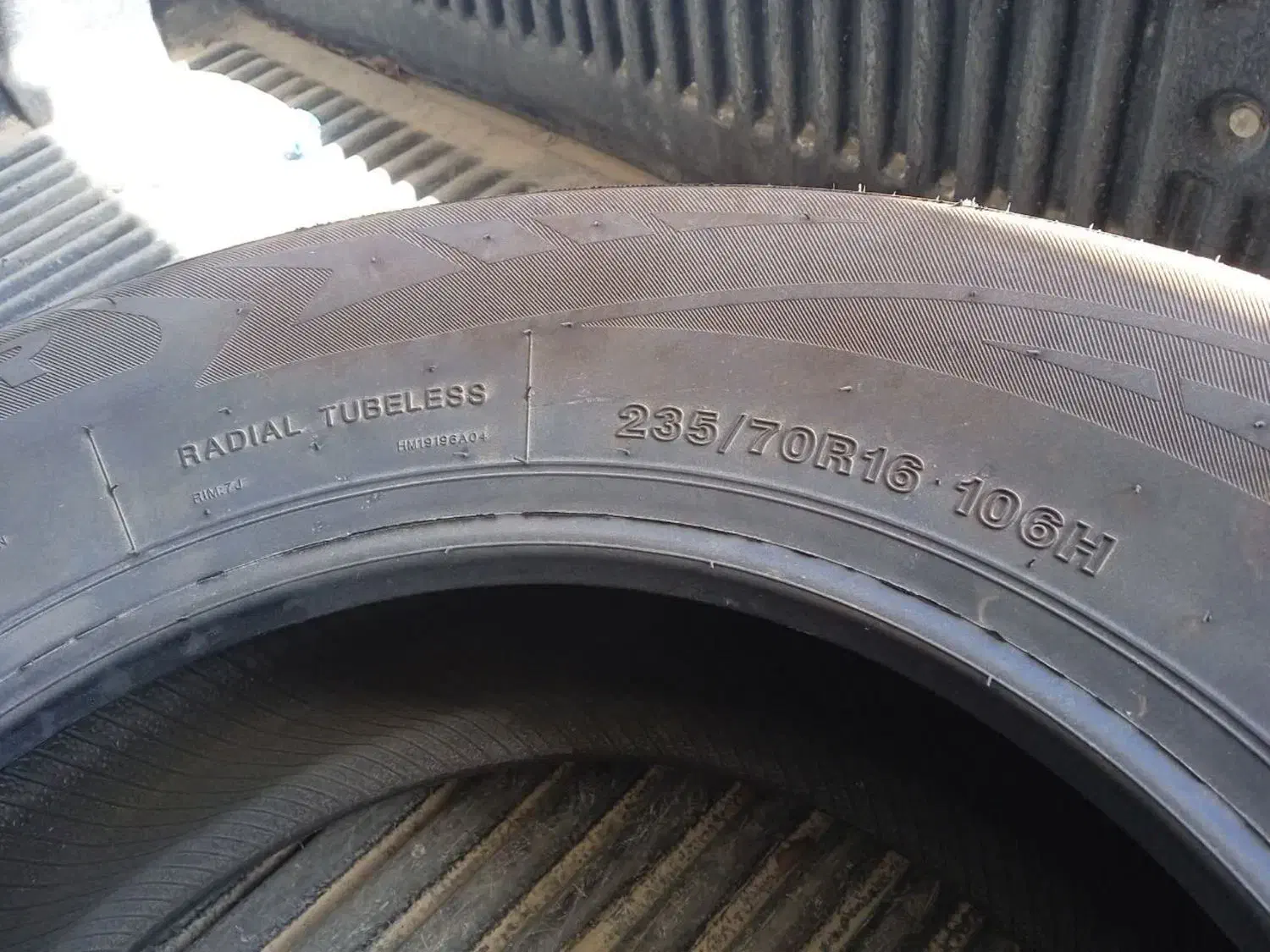 لاستیک خارجی تویوتا|قطعات یدکی و لوازم جانبی|لار, |دیوار