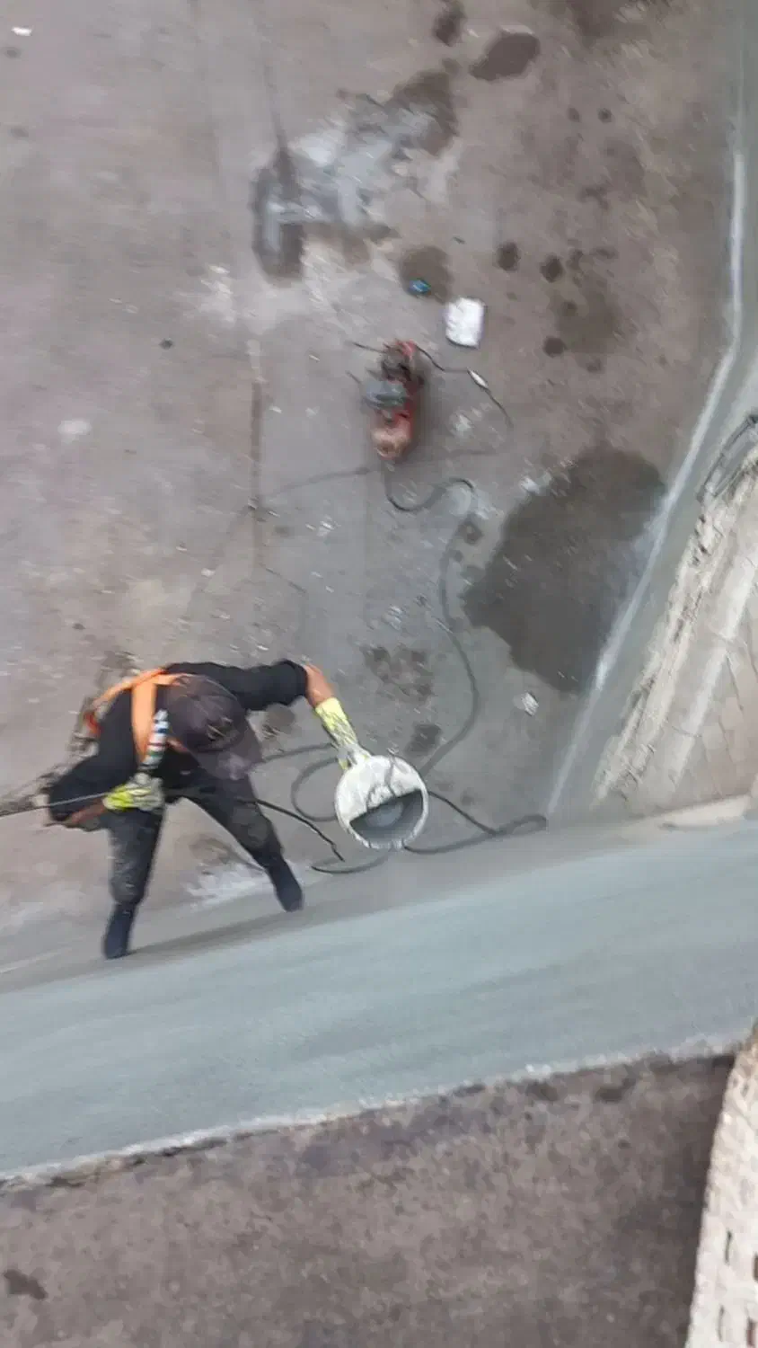 عایق و آب بند بدون نیاز به داربست(اسپایدرینگ)|خدمات پیشه و مهارت|ساری, |دیوار