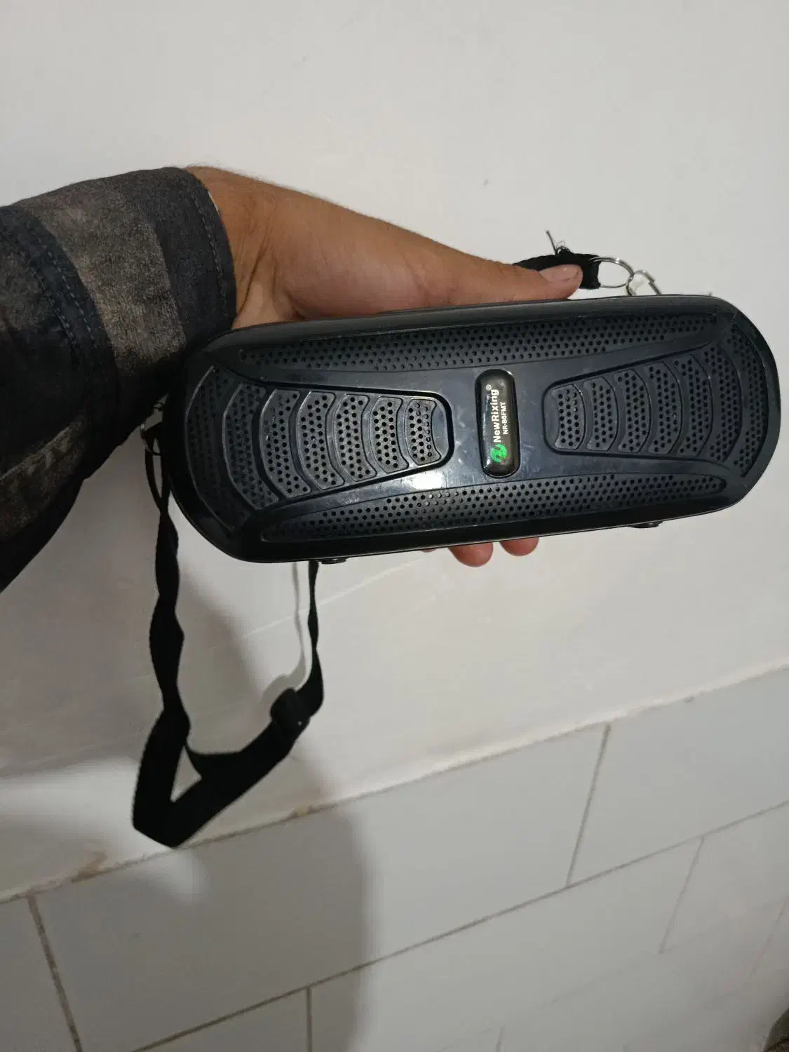 اسپیکر با پنل خورشیدی|پخشکننده همراه|یزد, |دیوار