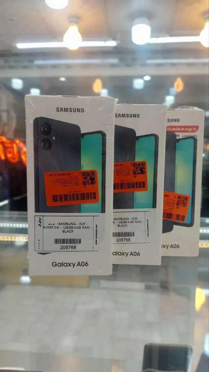 Samsung a06 حافظه 128 رام 4 و 6|موبایل|قم, نخودی|دیوار