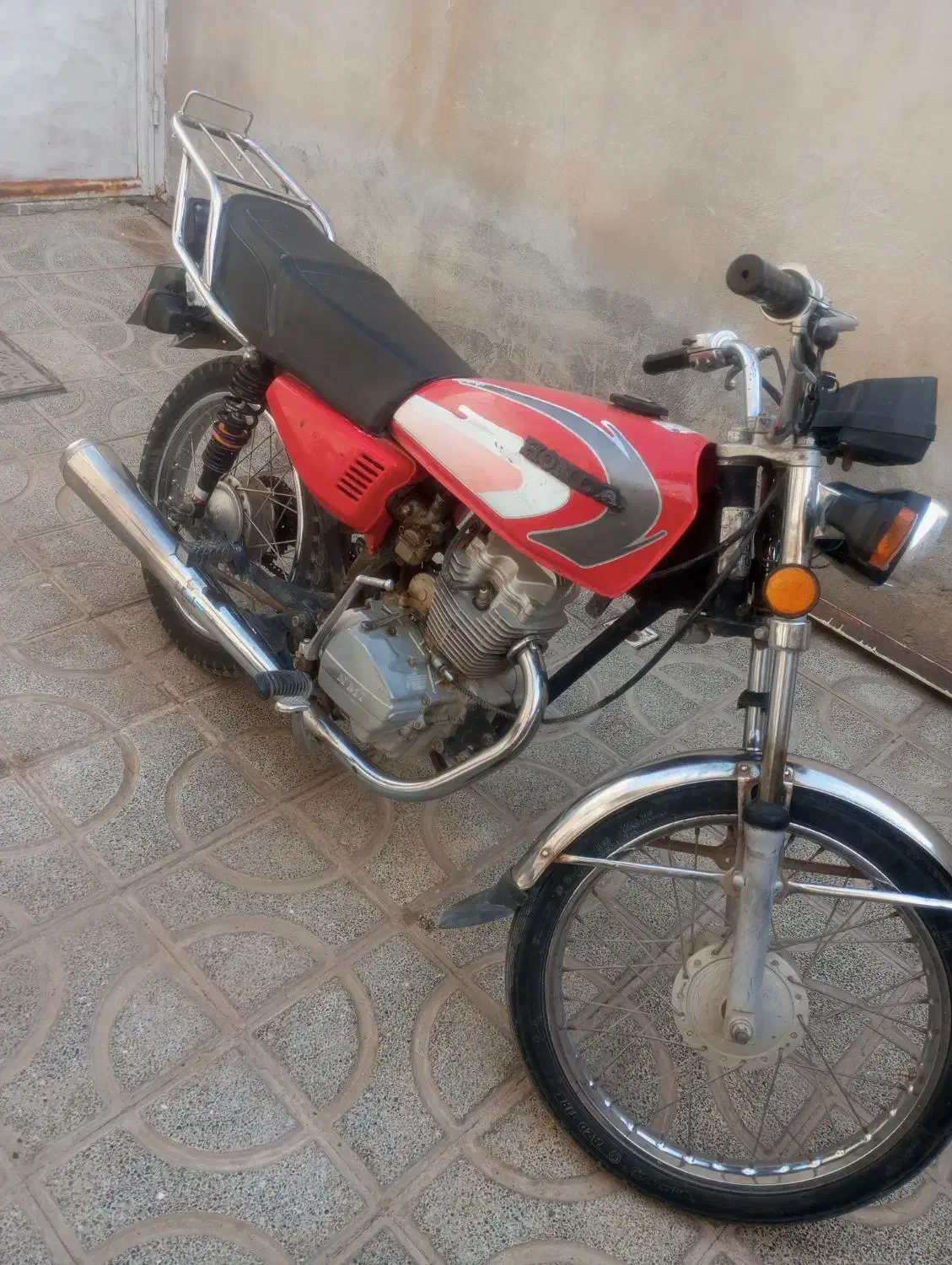 متور 94 نامی|موتورسیکلت|تربتحیدریه, منظر|دیوار