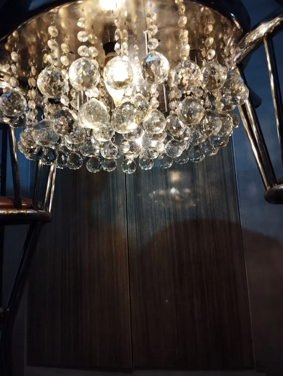 لوستر شیک|لوستر و چراغ آویز|صدرا-فارس, فاز ۱|دیوار