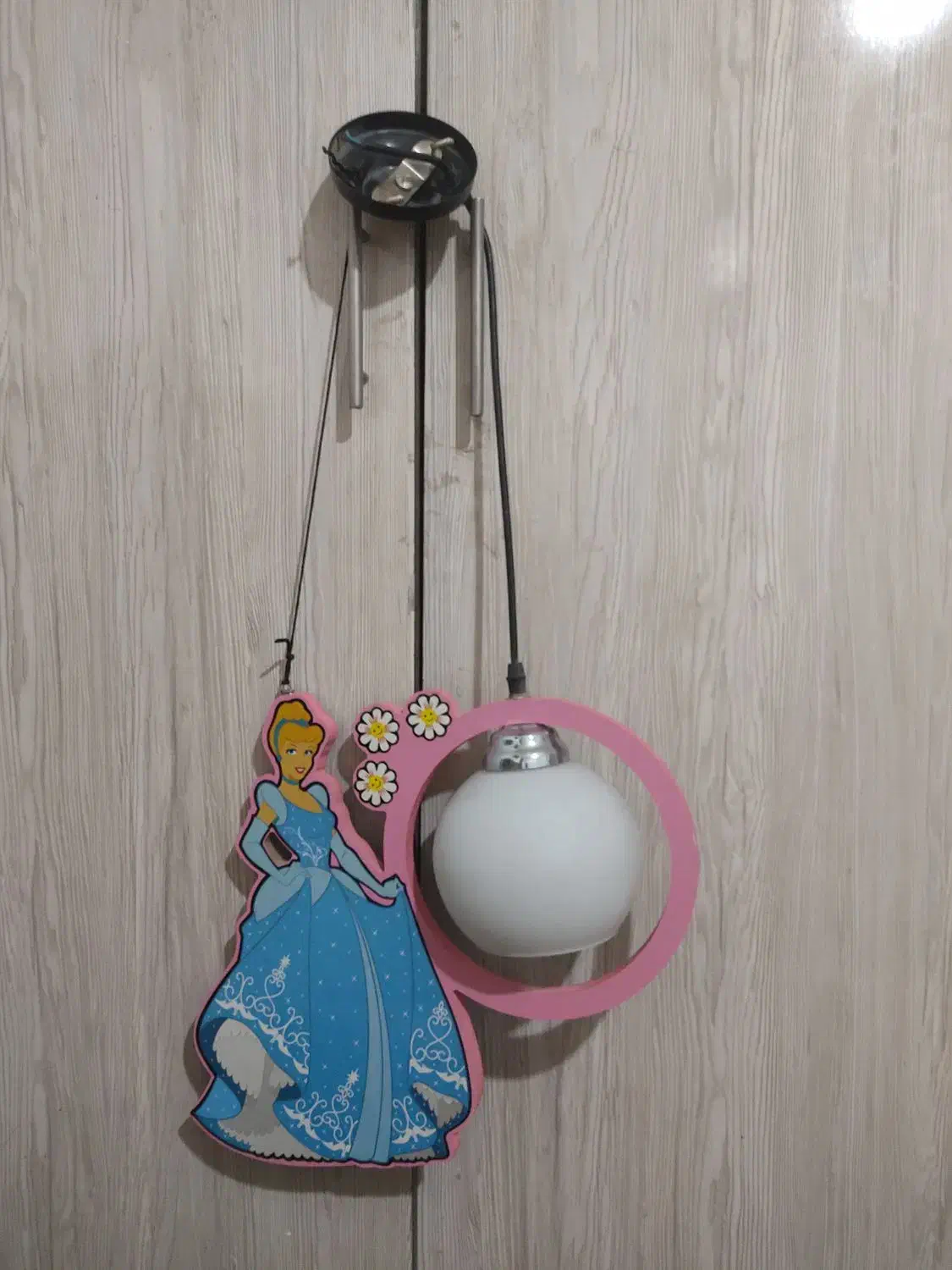 لوستر کودک|لوستر و چراغ آویز|شیراز, اصلاحنژاد|دیوار