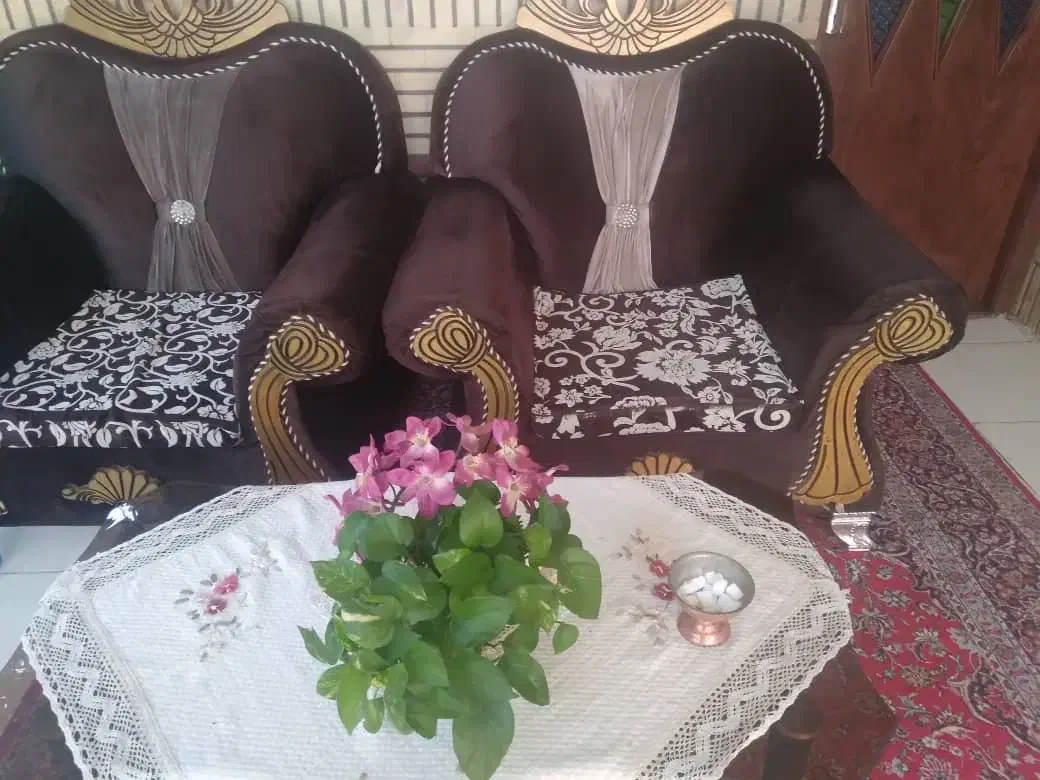 مبل راحتی ۷ نفره کار کرده کاملا تمیز|مبلمان خانگی و میز عسلی|املش, |دیوار