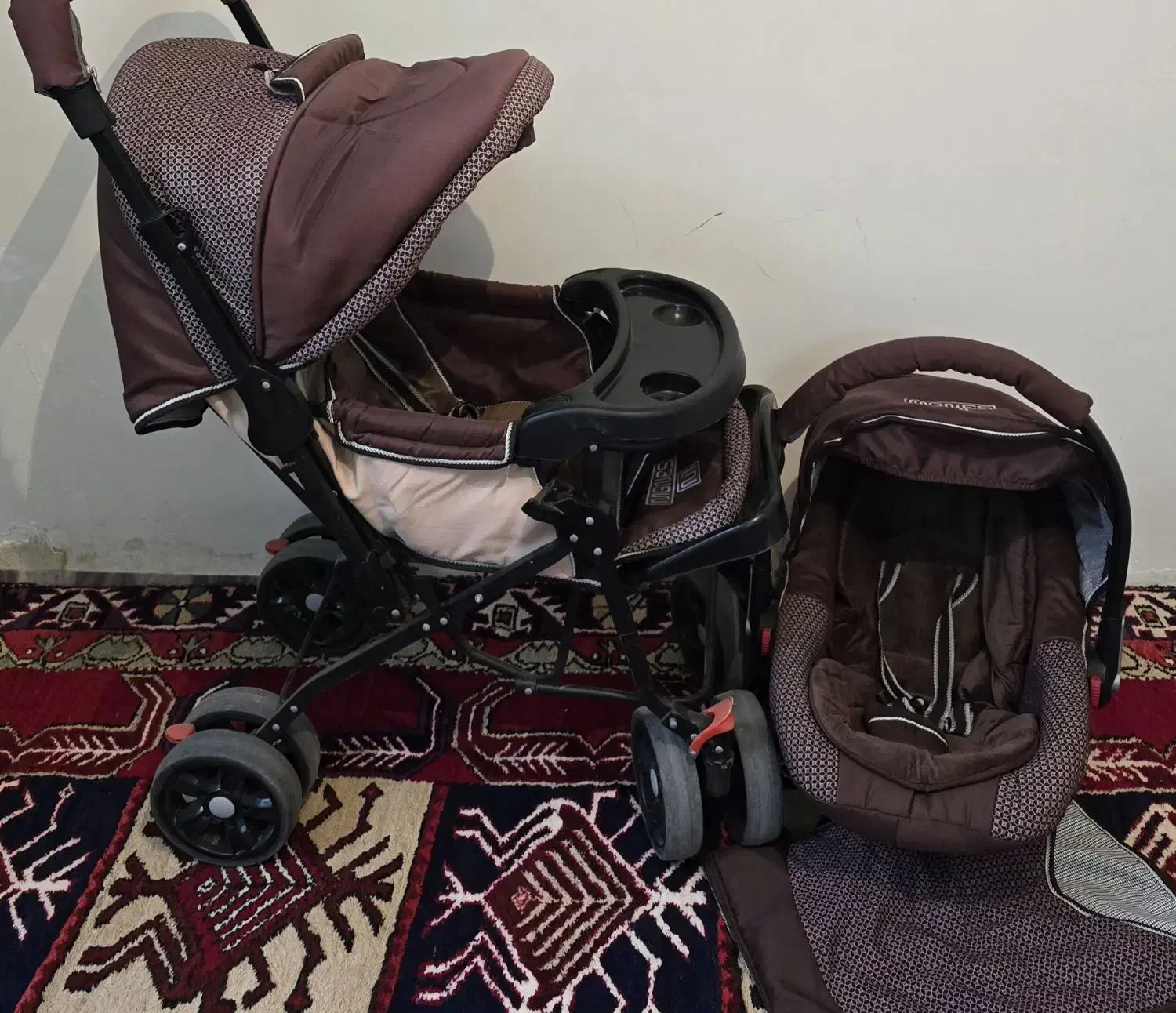 کالسکه و کریر و روروئک و کیسه خواب|کالسکه و لوازم جانبی|اهر, |دیوار