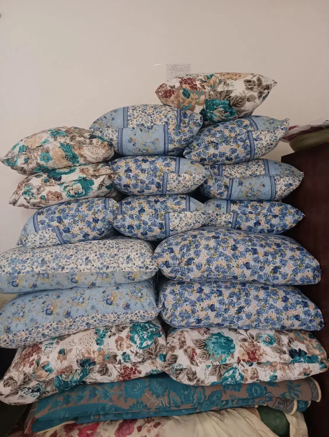 بالشت وتشک|رختخواب، بالش، پتو|دزفول, |دیوار