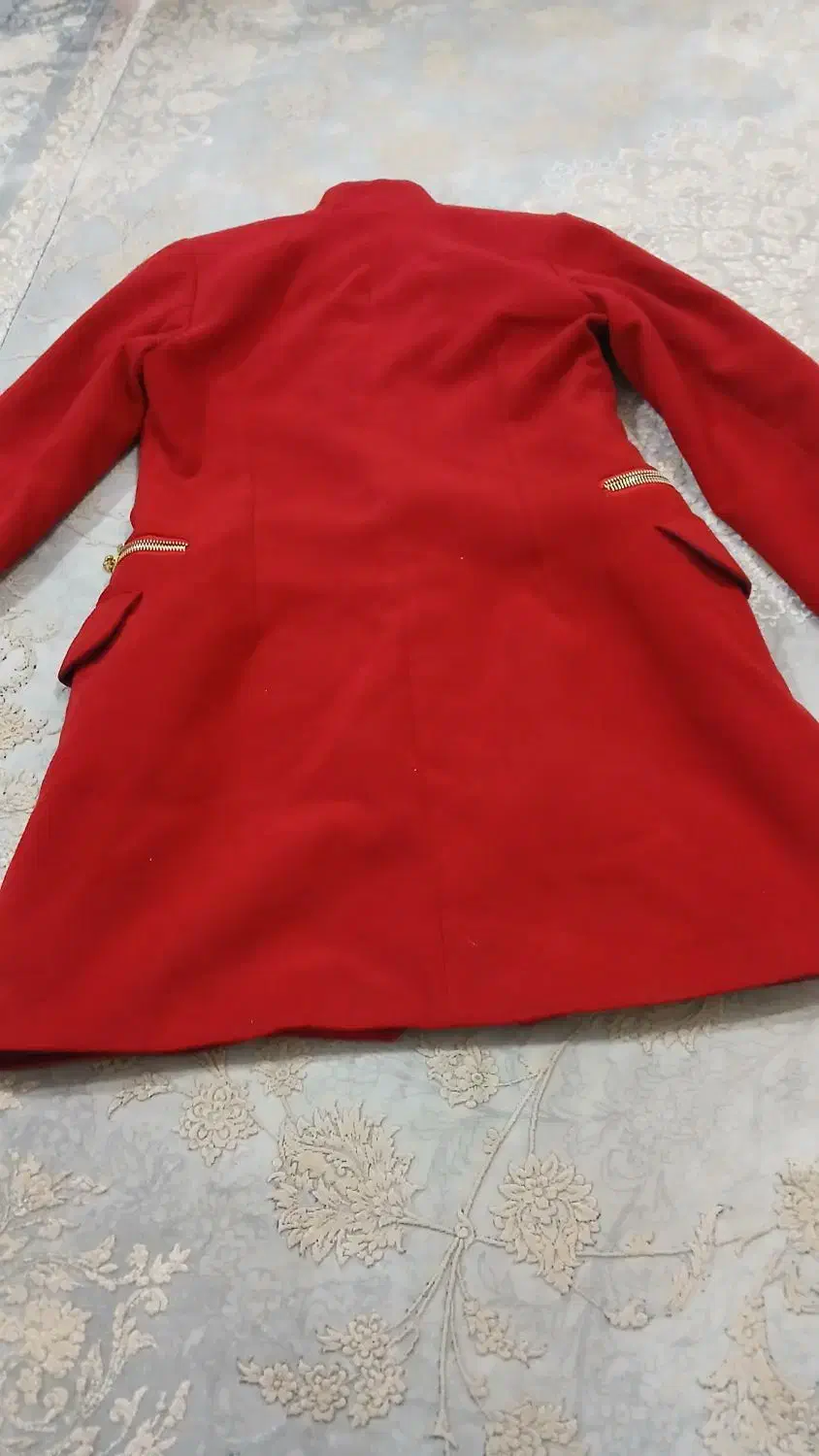 یک عددپالتو.ویک عددشونیز|لباس|کرج, کمال‌شهر|دیوار