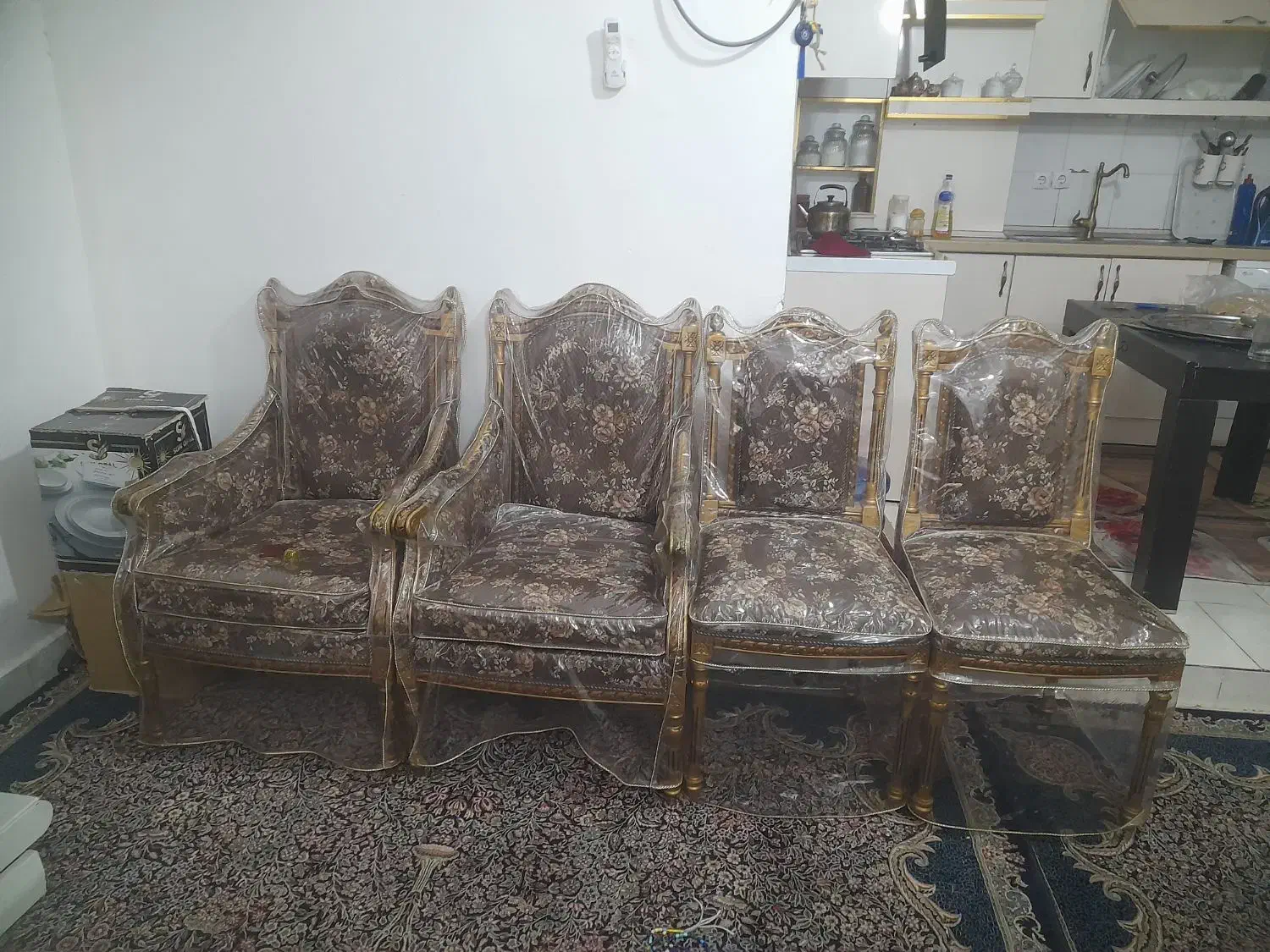 مبله سلطنتی تر وتمیز  ۹نفره|مبلمان خانگی و میز عسلی|بندرعباس, |دیوار