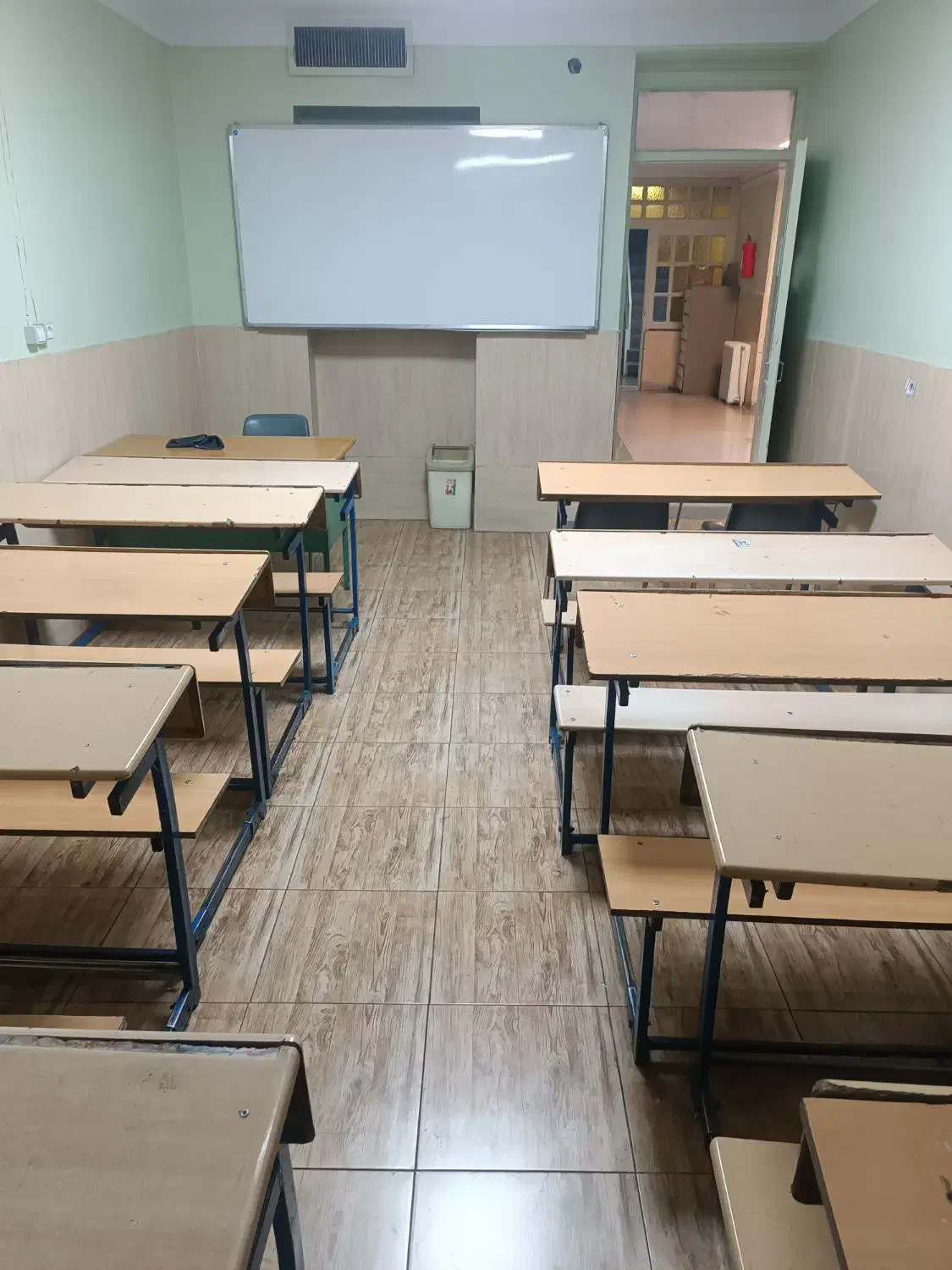 اجاره مکان آموزشی مجهز به امکانات آموزشی|اجارهٔ کوتاه‌مدت دفتر کار و فضای آموزشی|تهران, علم و صنعت|دیوار