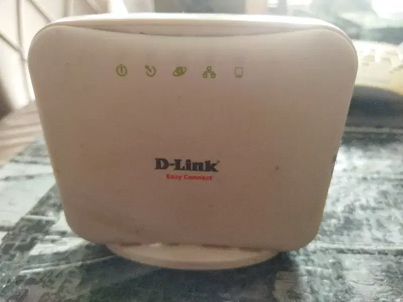 دو عدد مودم و یک عدد سویچ 8پورت|مودم و تجهیزات شبکه|جیرفت, |دیوار