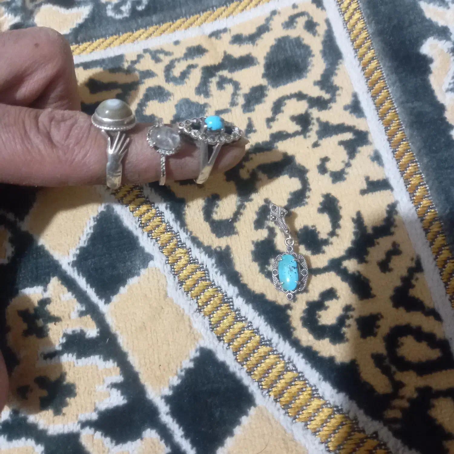 سه عدد انگشتر نقره یک لنگ گوشواره|جواهرات|خمینی‌شهر, |دیوار