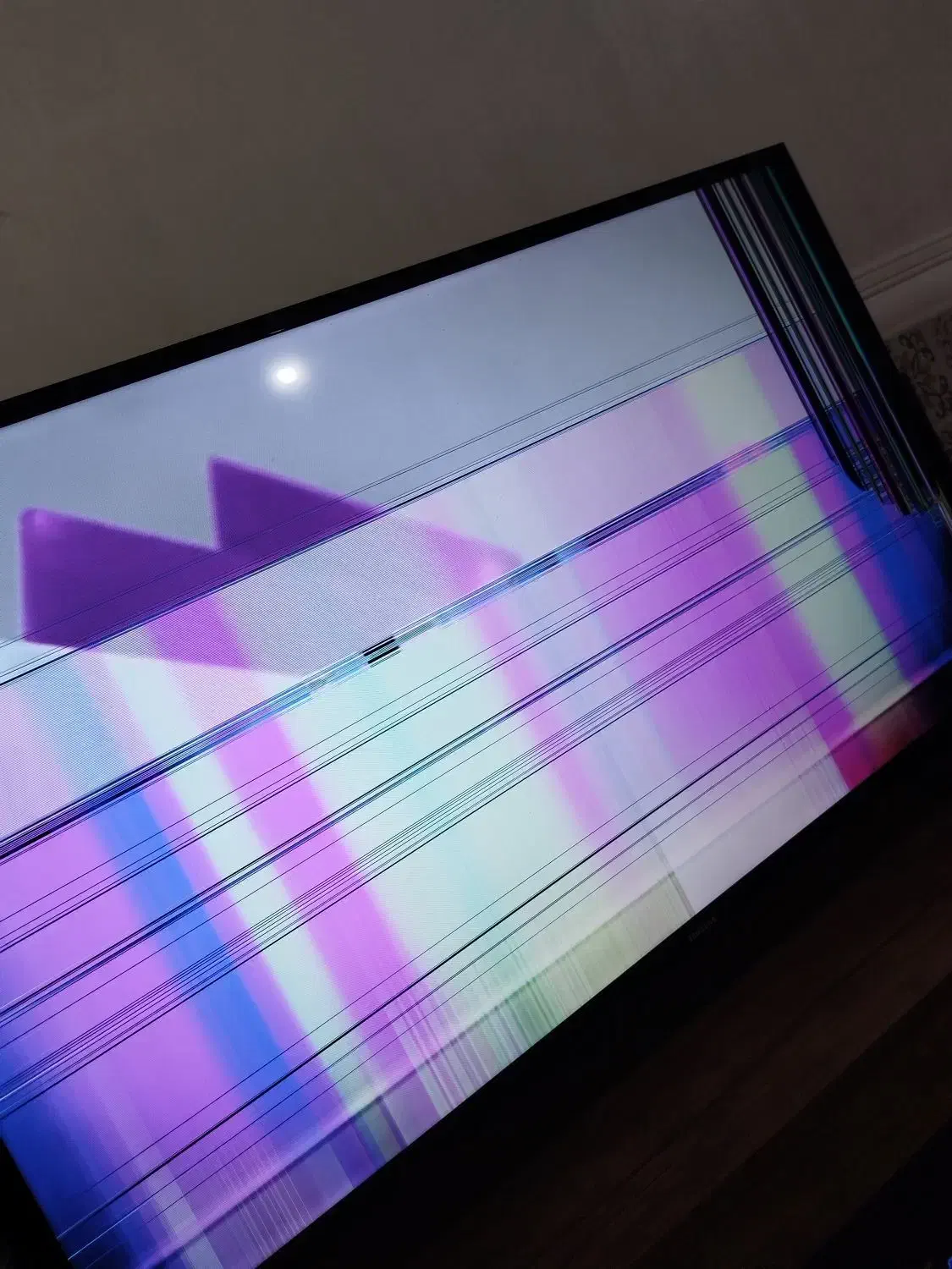 ال ای دی ضربه خورده|تلویزیون و پروژکتور|اهواز, منبع اب|دیوار