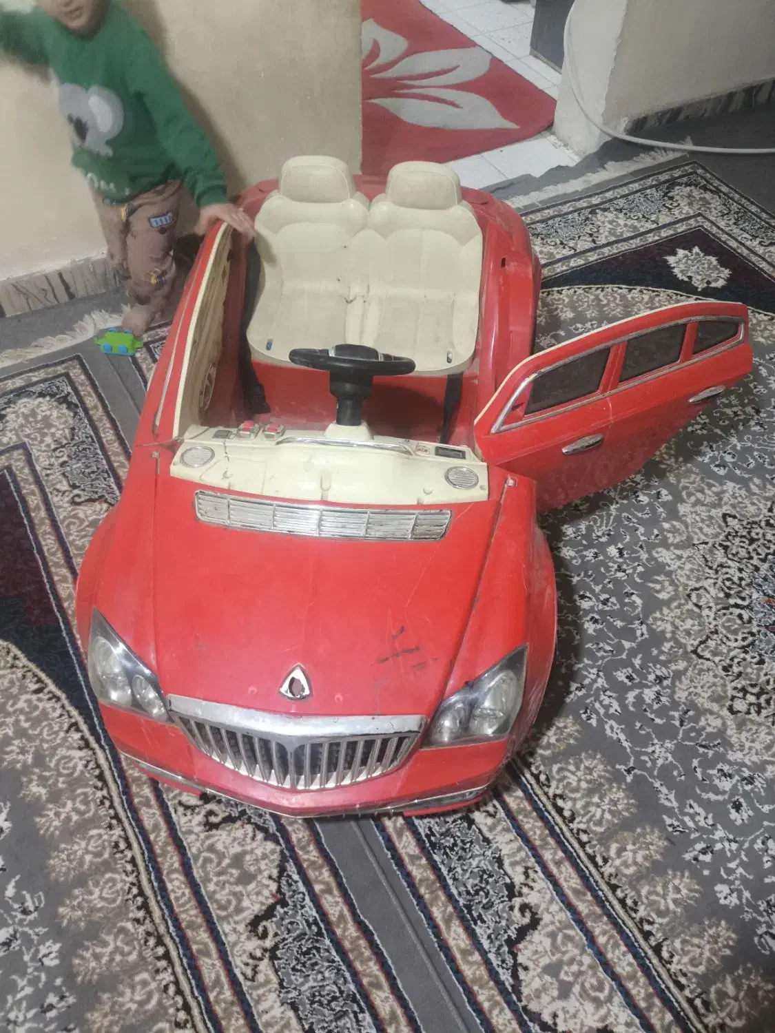 ماشین شارژی خودم ۳تومن نمیدونم مشکل ازکجاشه|اسباببازی بچه|ماهدشت, |دیوار