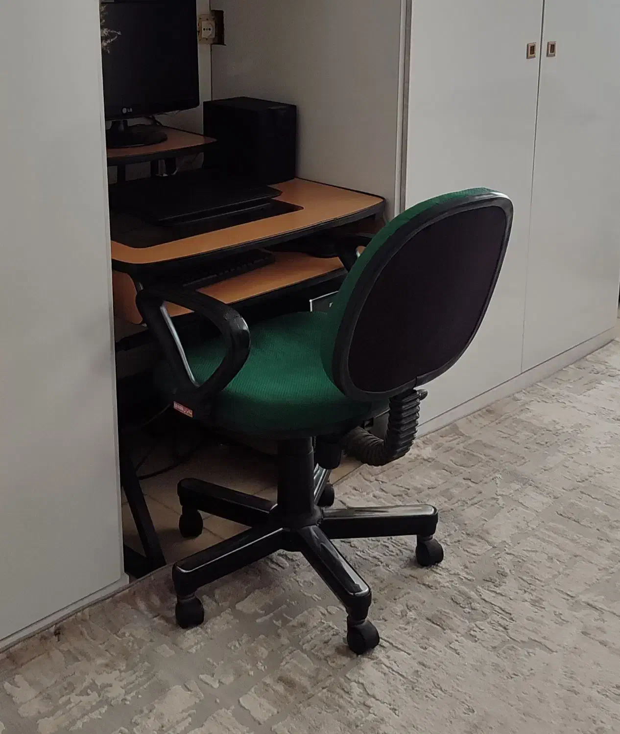 میز کامپیوتر ام دی اف و فلز و صندلی|میز تحریر و کامپیوتر|زرند, |دیوار