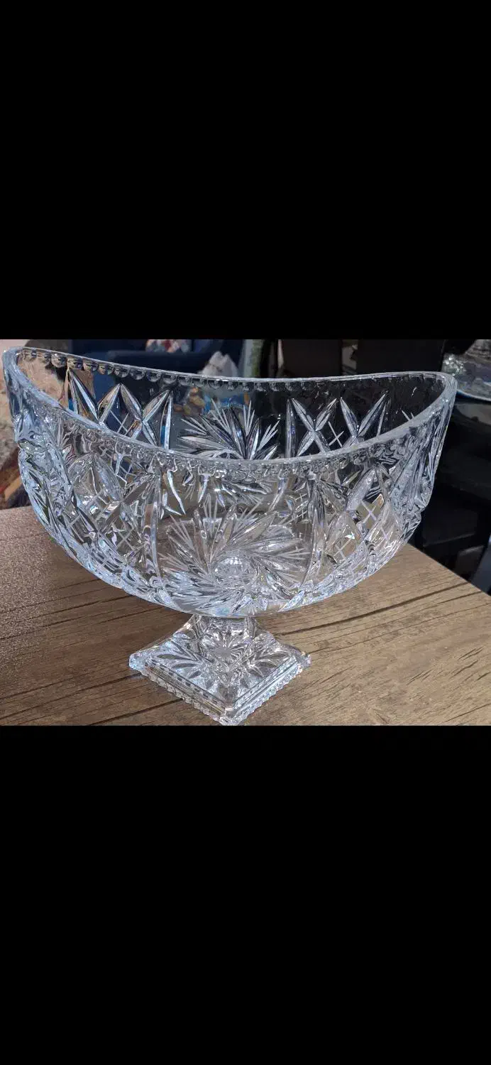 کشکول بلوری پایه دار|ظروف سرو و پذیرایی|فولادشهر, C1|دیوار