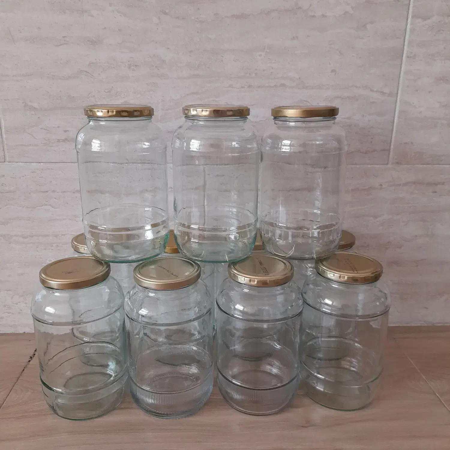 فروش تعدادی شیشه|ظروف نگهدارنده، پلاستیکی، یک‌بارمصرف|شیراز, مسلم|دیوار