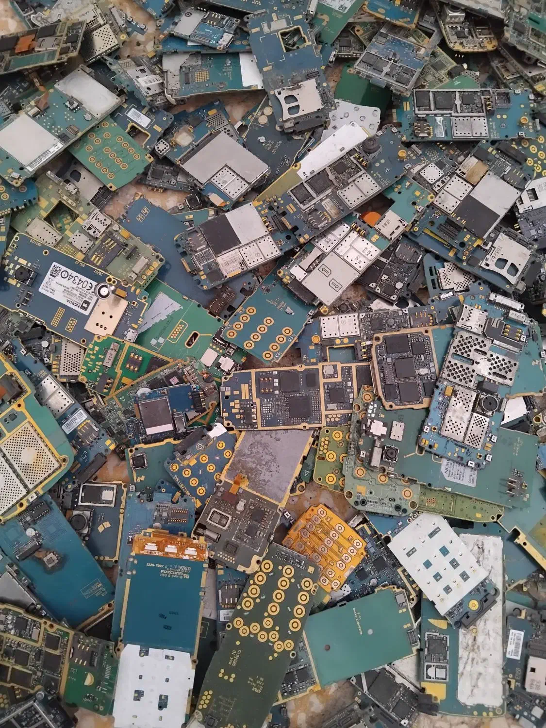 خریدار ضایعات برد موبایل به بهترین قیمت|خدمات پیشه و مهارت|قم, نیروگاه|دیوار