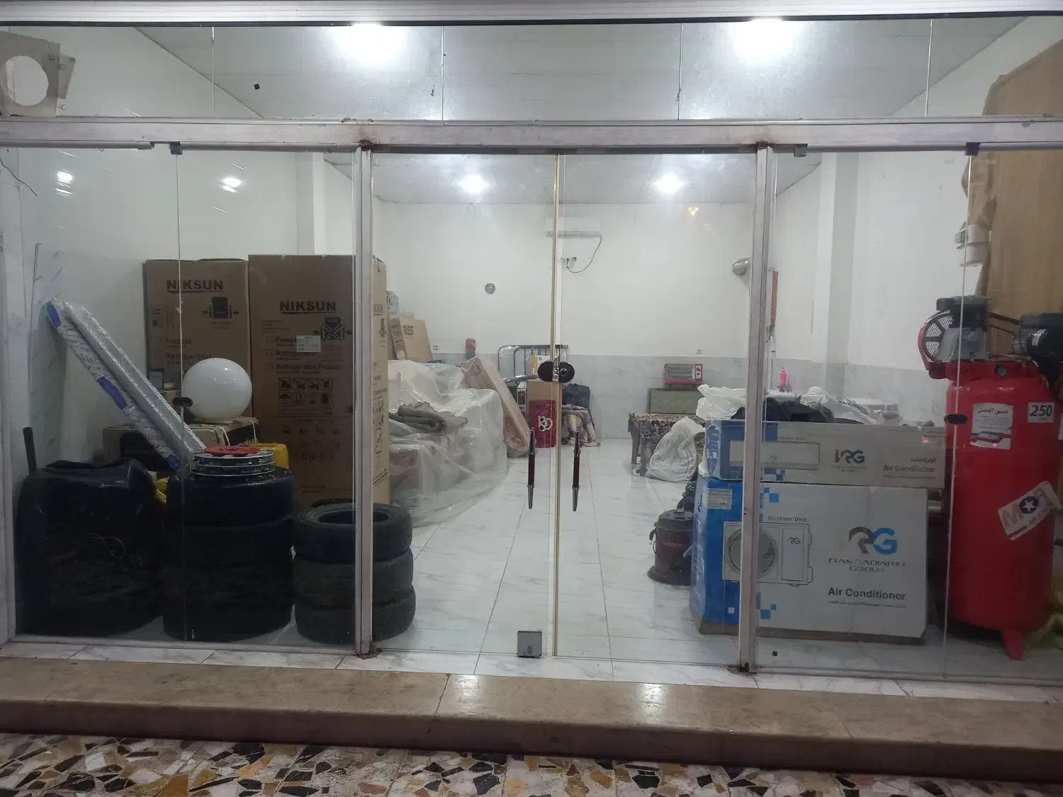 رهن و اجاره مغازه ۴۸ متری|اجارهٔ مغازه و غرفه|فومن, |دیوار