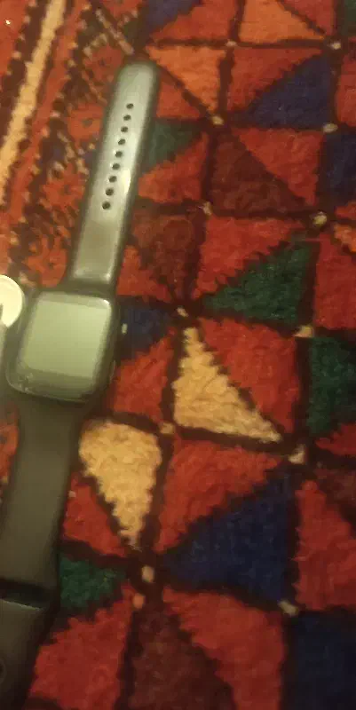 ساعت هوشمند کنارش یکم شکسته|ساعت|اسفراین, |دیوار