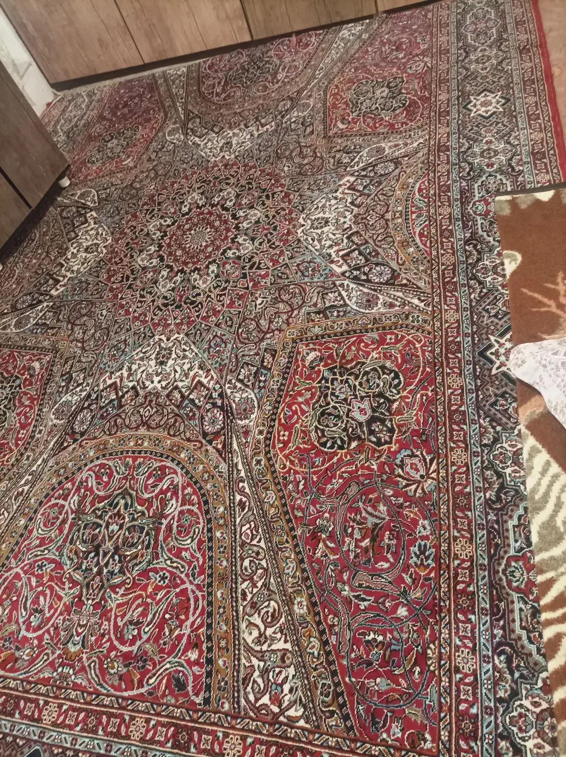 فرش دست دوم سالم برای اتاق خواب و آشپزخانه|فرش|تبریز, |دیوار