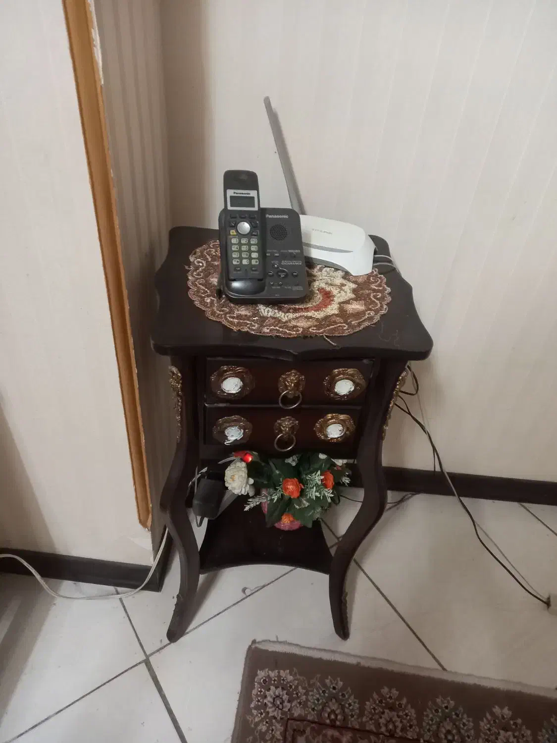 میز تلفن|میز تلفن|باغستان, |دیوار