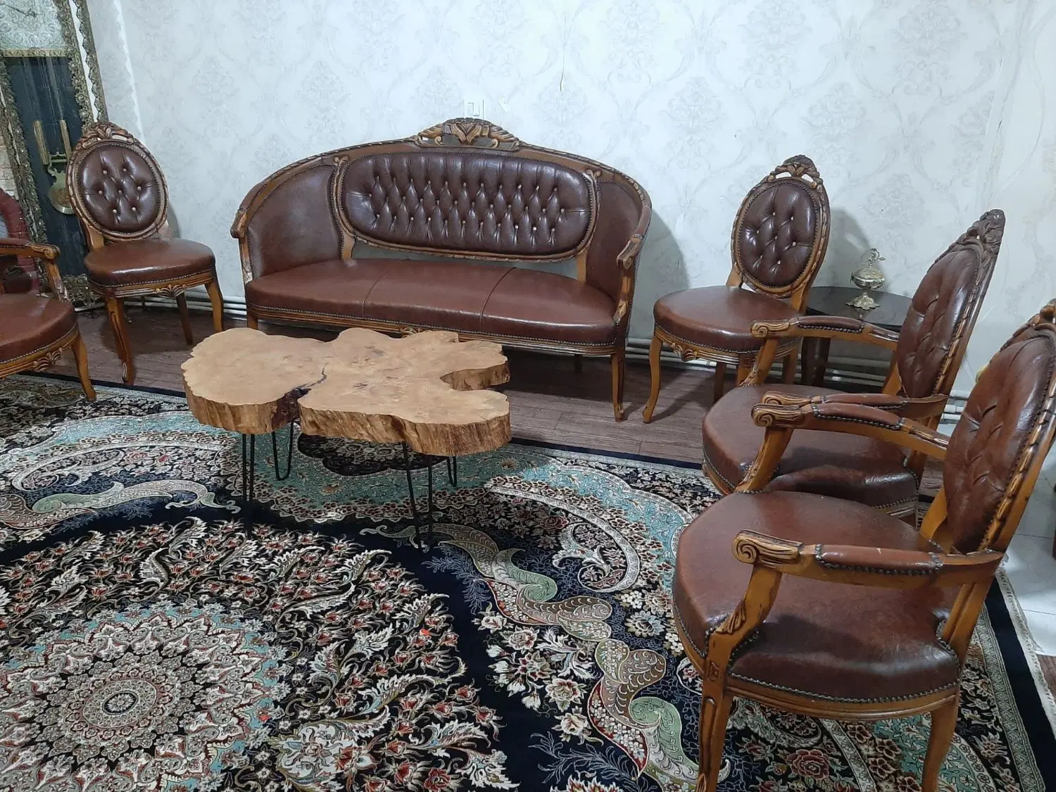 مبل|مبلمان خانگی و میز عسلی|اندیشه, اندیشه فاز ۱|دیوار