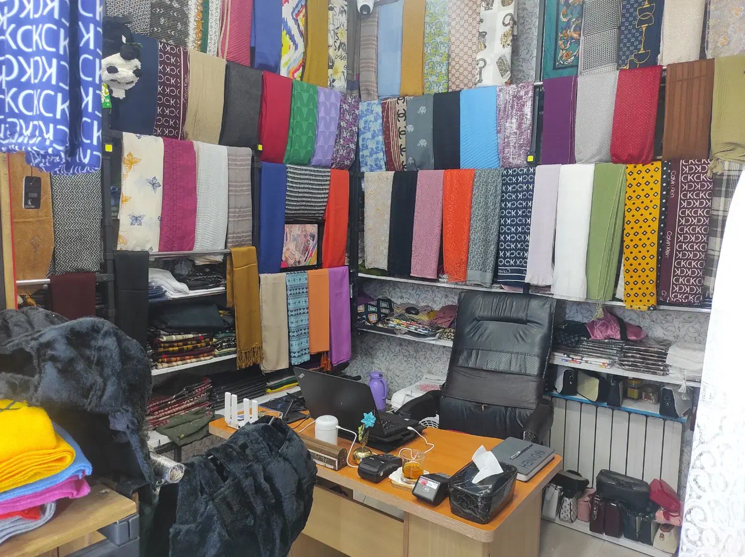 شال و روسری|فروشگاه و مغازه|مهاباد (آذربایجان غربی), |دیوار