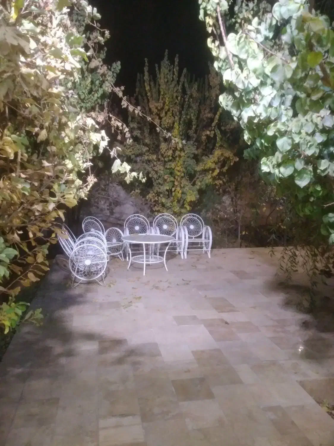 باغ ویلای استخر آبگرم در نزدیکی اصفهان . زردنجان|اجارهٔ کوتاهمدت ویلا و باغ|اصفهان, سرشبادران|دیوار