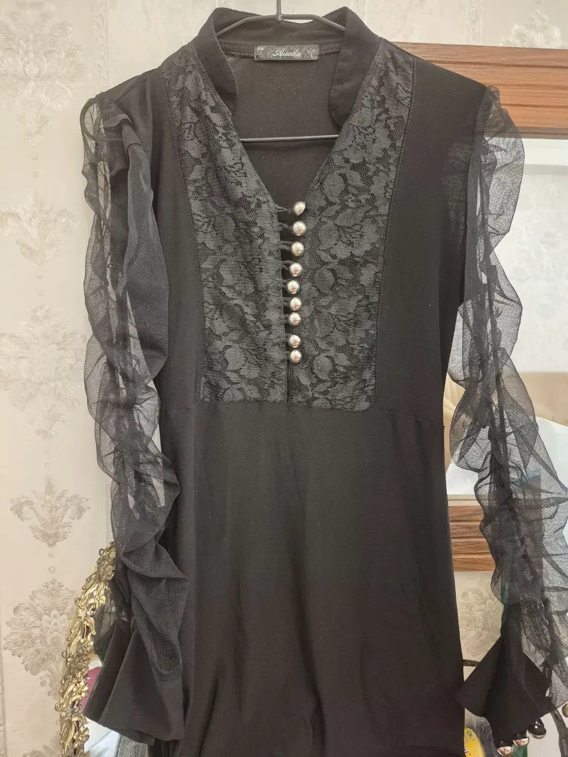 لباس های دست دوم که یک با. استفاده شده|لباس|انگوران, |دیوار