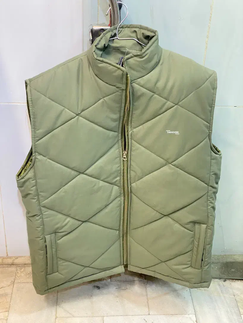 پافر|لباس|مشهد, تربیت (صدف)|دیوار