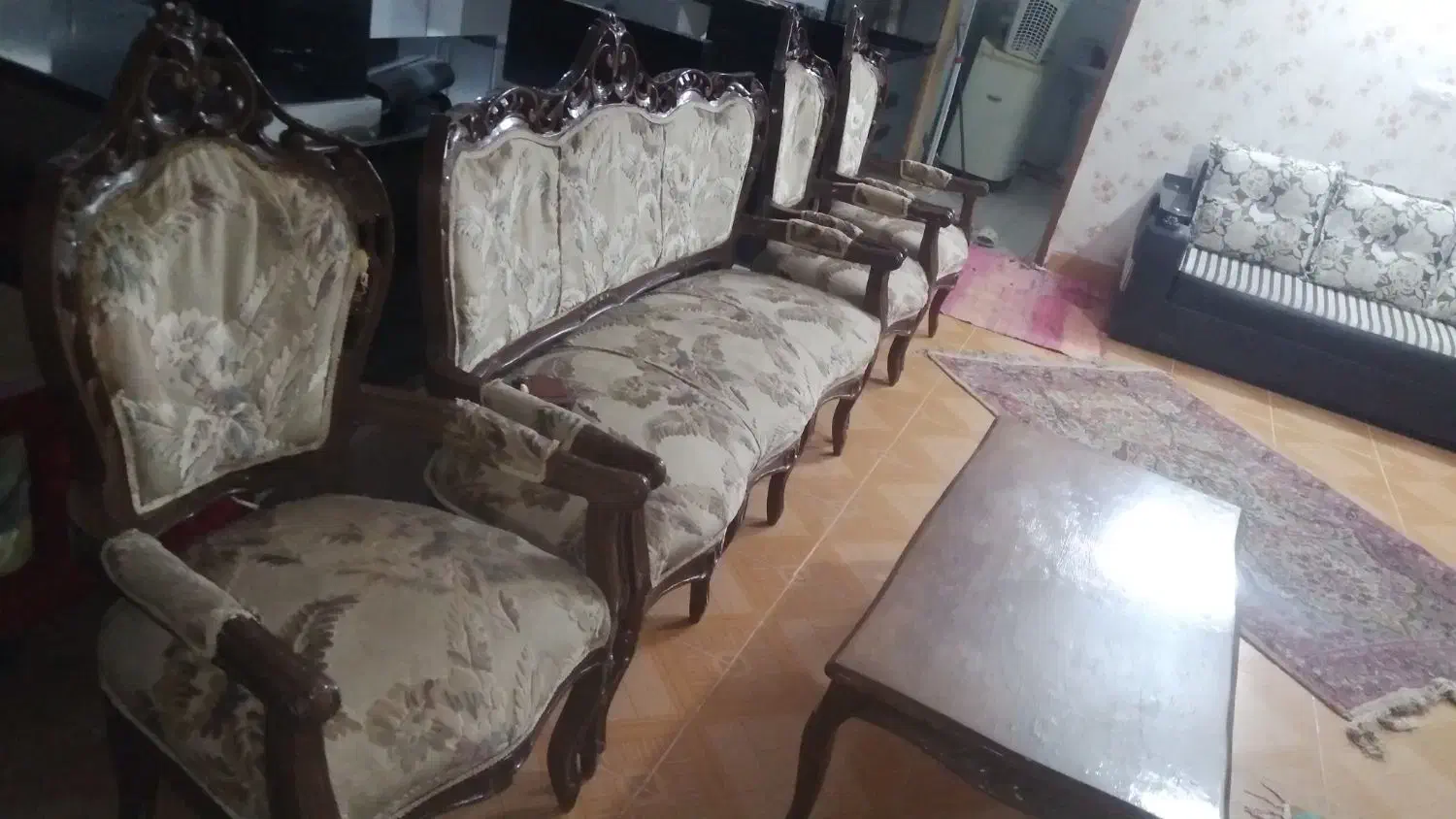 مبلمان سالم|مبلمان خانگی و میز عسلی|بم, |دیوار