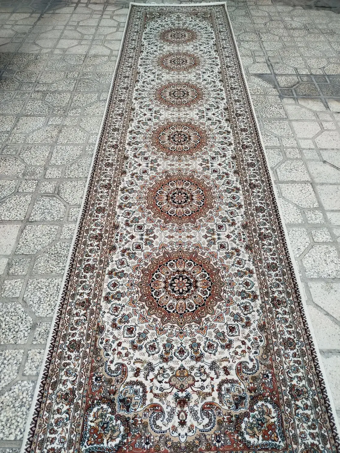 تعداد 9 عدد کناره فرش عالی قالیچه 4 متری درحدنو|فرش|شیراز, پودنک|دیوار