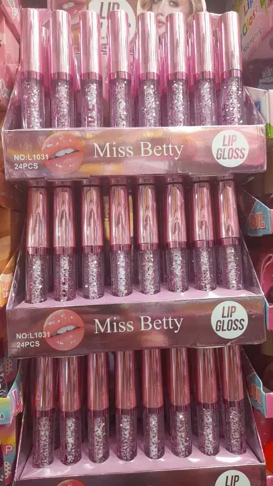 دوخانم جهت همکاری در فروشگاه|استخدام بازاریابی و فروش|پارسآباد, |دیوار