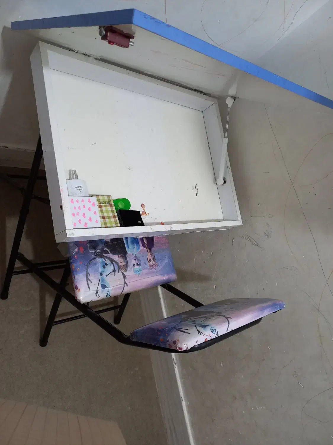 میز صندلی تحریر|میز تحریر و کامپیوتر|رامهرمز, |دیوار