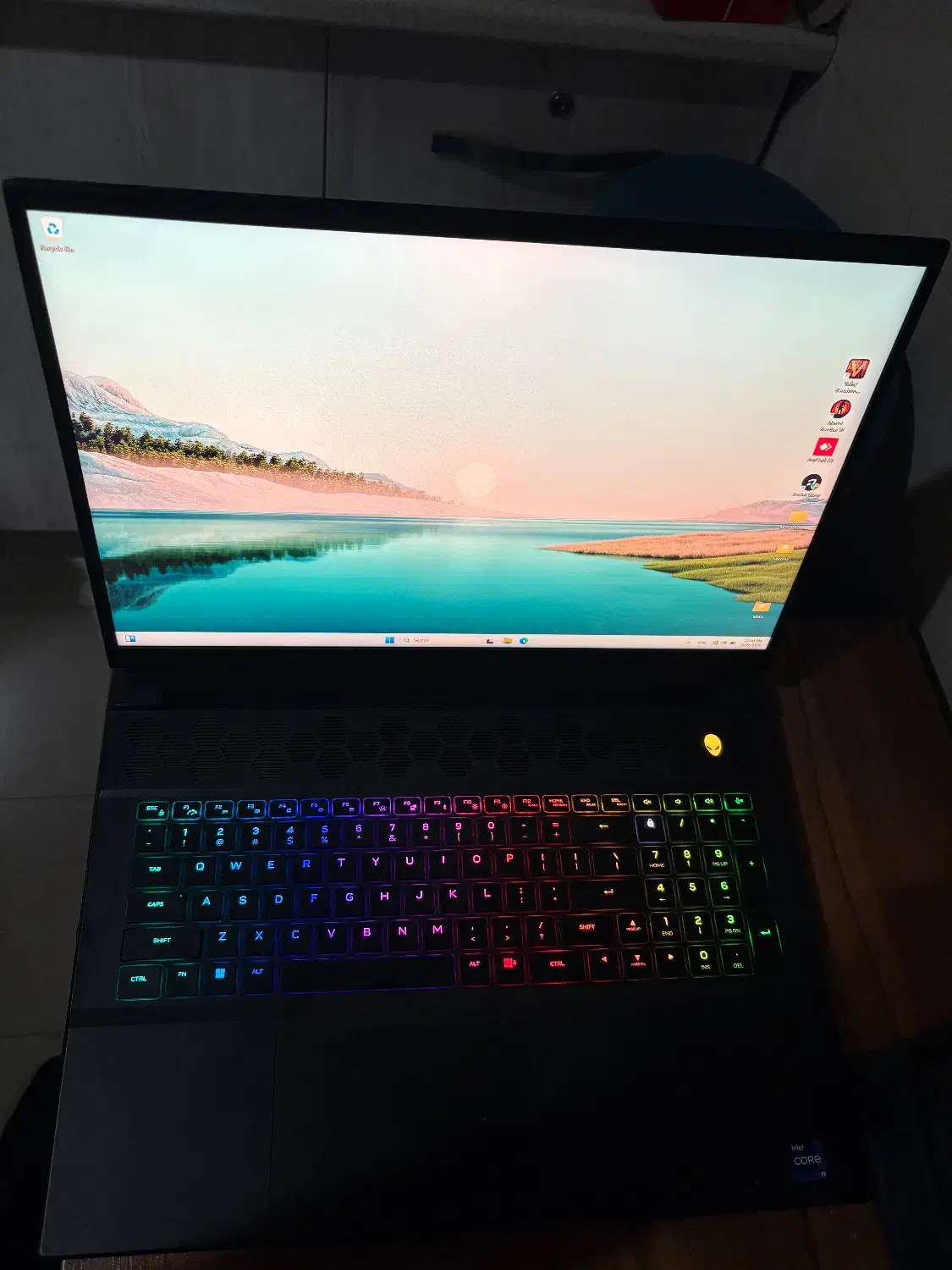 لپ تاپ گیمینگ الینور m18|رایانه همراه|تهران, زاهد گیلانی|دیوار