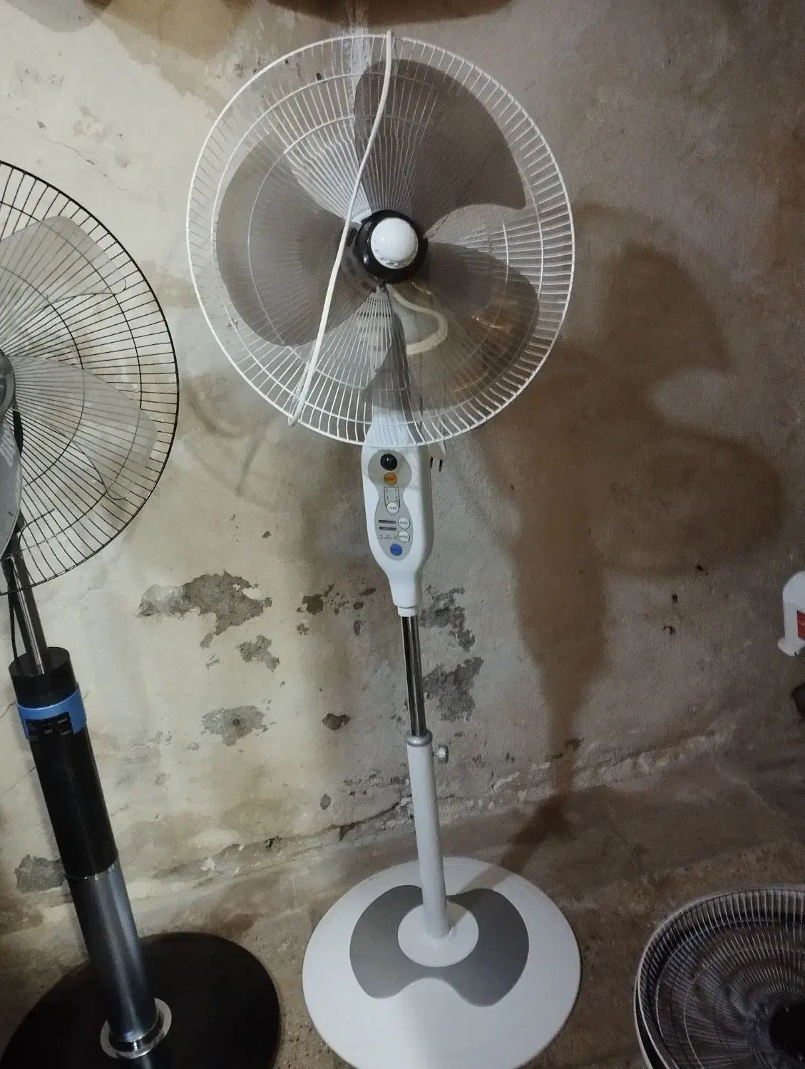 پنکه|پنکه و تصفیهکنندهٔ هوا|ری, اقدسیه|دیوار