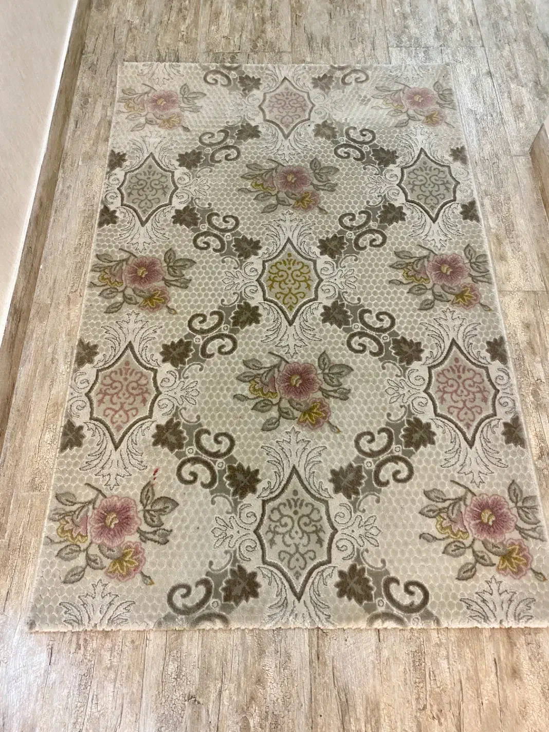 فرش ۱ میلیون تومن|فرش|رشت, سعدی (تختی)|دیوار