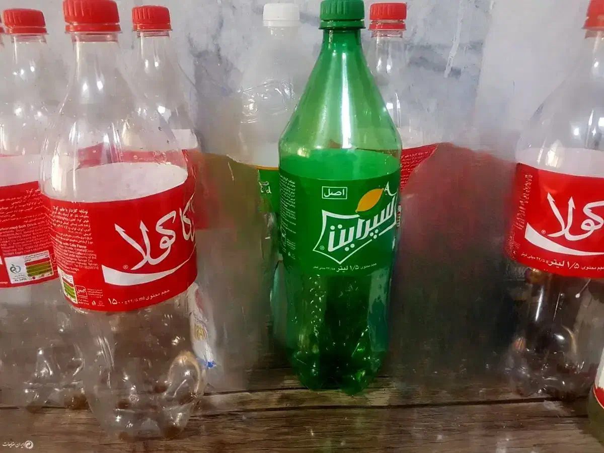 بطری نوشابه خالی|ظروف نگهدارنده، پلاستیکی، یکبارمصرف|اردبیل, |دیوار