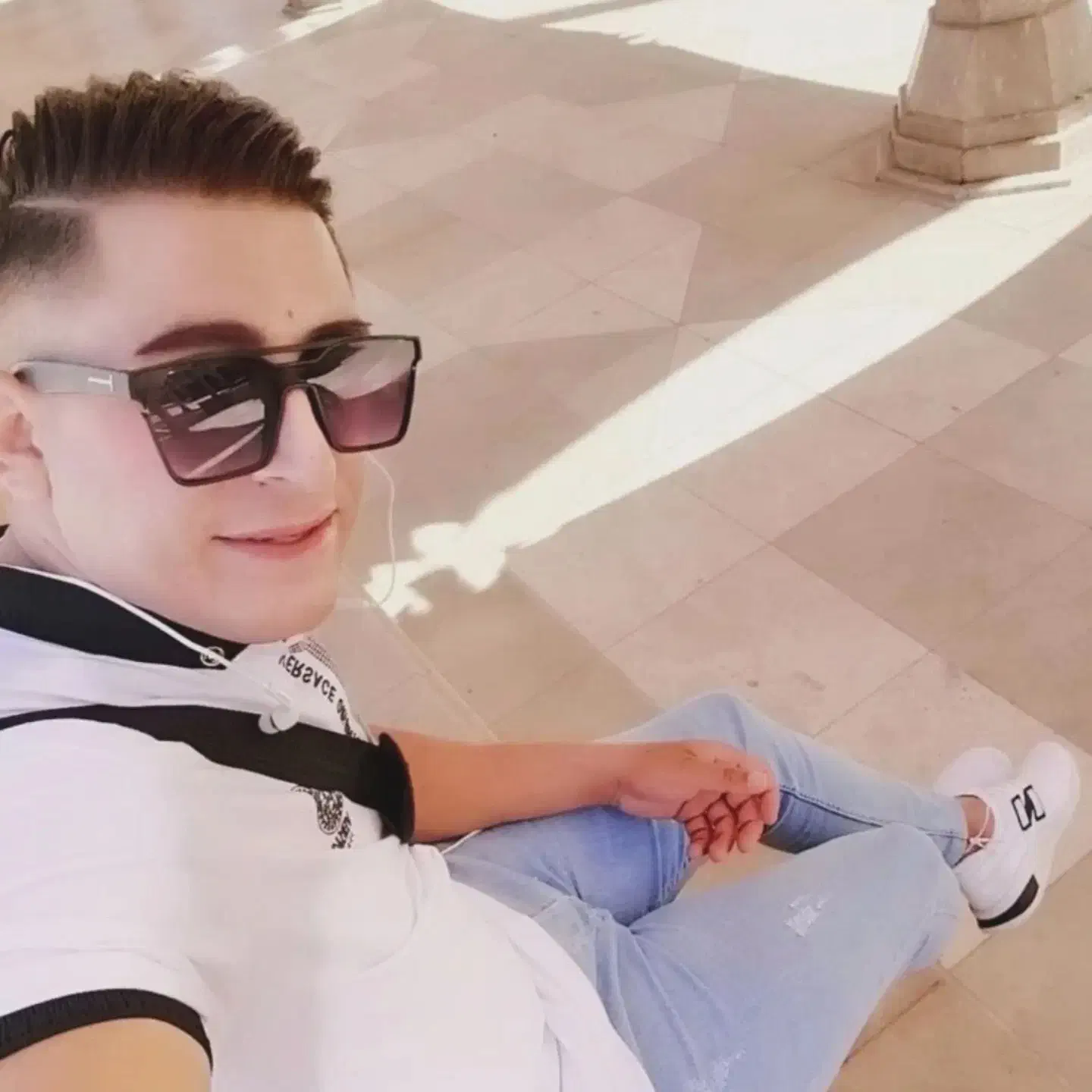 راهنمایی خوانندگی|خدمات پذیرایی، مراسم|قم, چهل درخت‎|دیوار