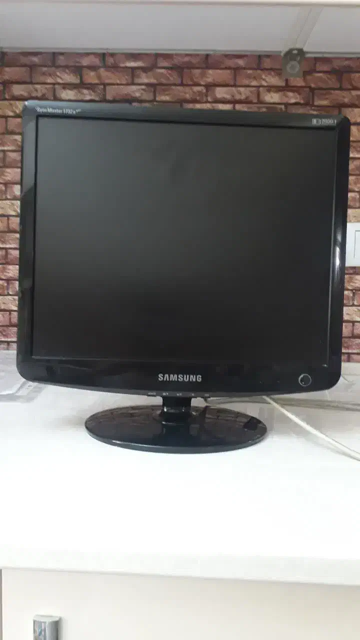 مانیتور ۱۷ اینچ|رایانه رومیزی|کرج, کوی گلها|دیوار