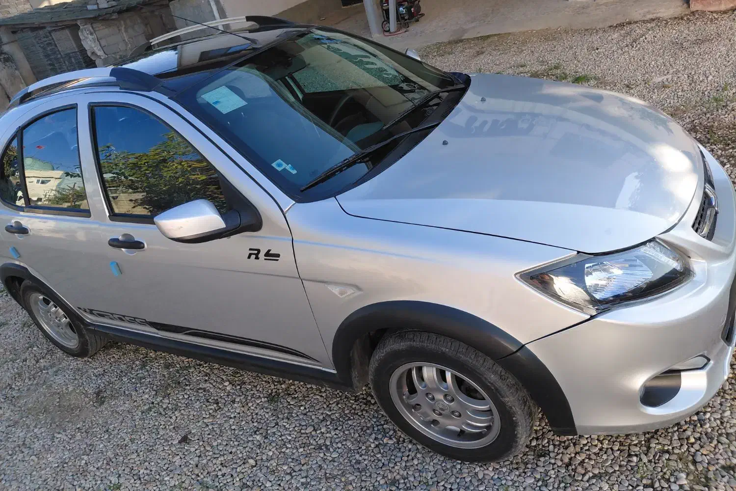 کوییک نقره ای سقف مشکی مدل ۱۴۰۰|خودرو سواری و وانت|ساری, |دیوار