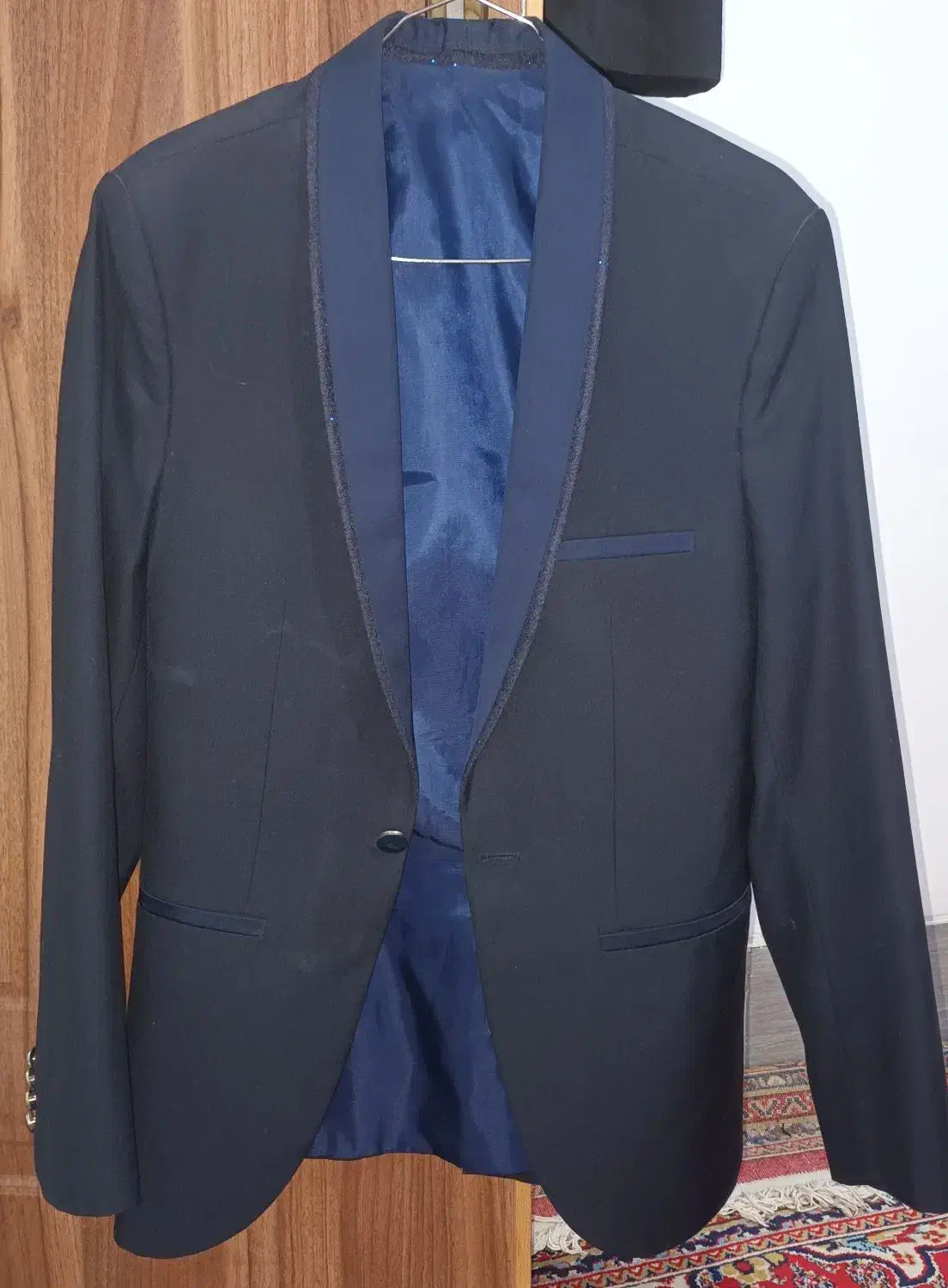 کت نو|لباس|فسا, |دیوار