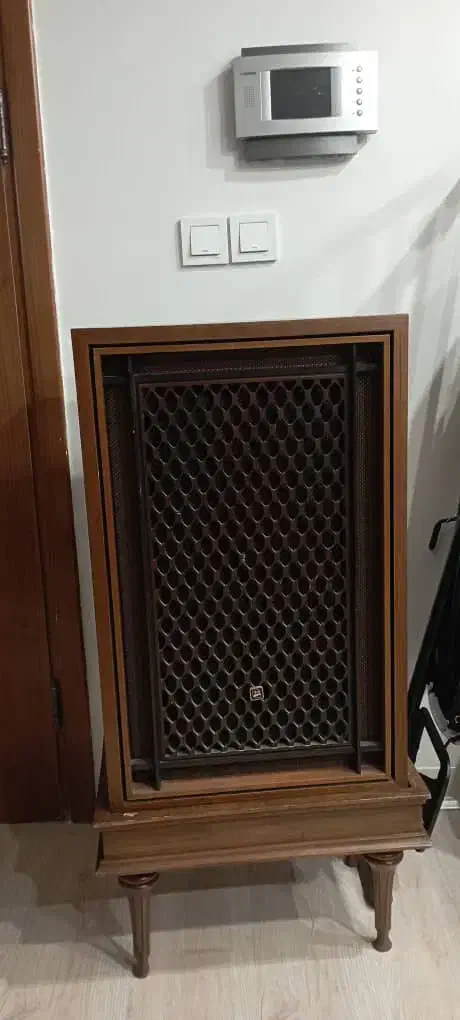 اسپیکر وینتج آکایی مدل sw-160 با پایه اورجینال|سیستم صوتی خانگی|تهران, دربند|دیوار