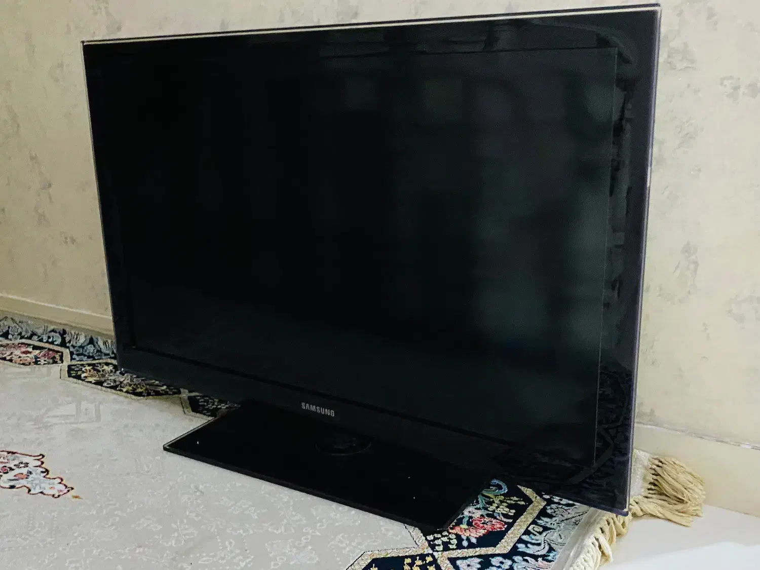 تلویزیون سامسونگ|تلویزیون و پروژکتور|قرچک, زیبا شهر|دیوار