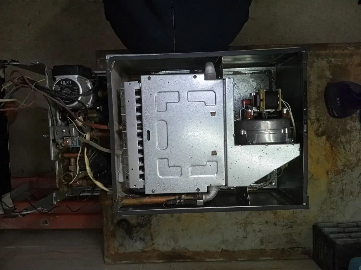 تعمیرات تخصصی انواع پکیج و آبگرمکن|خدمات پیشه و مهارت|نسیمشهر, |دیوار