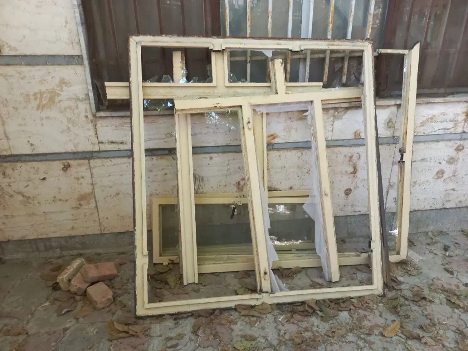 دو عدد پنجره درجه یک کامل|مصالح و تجهیزات ساختمان|نهاوند, |دیوار