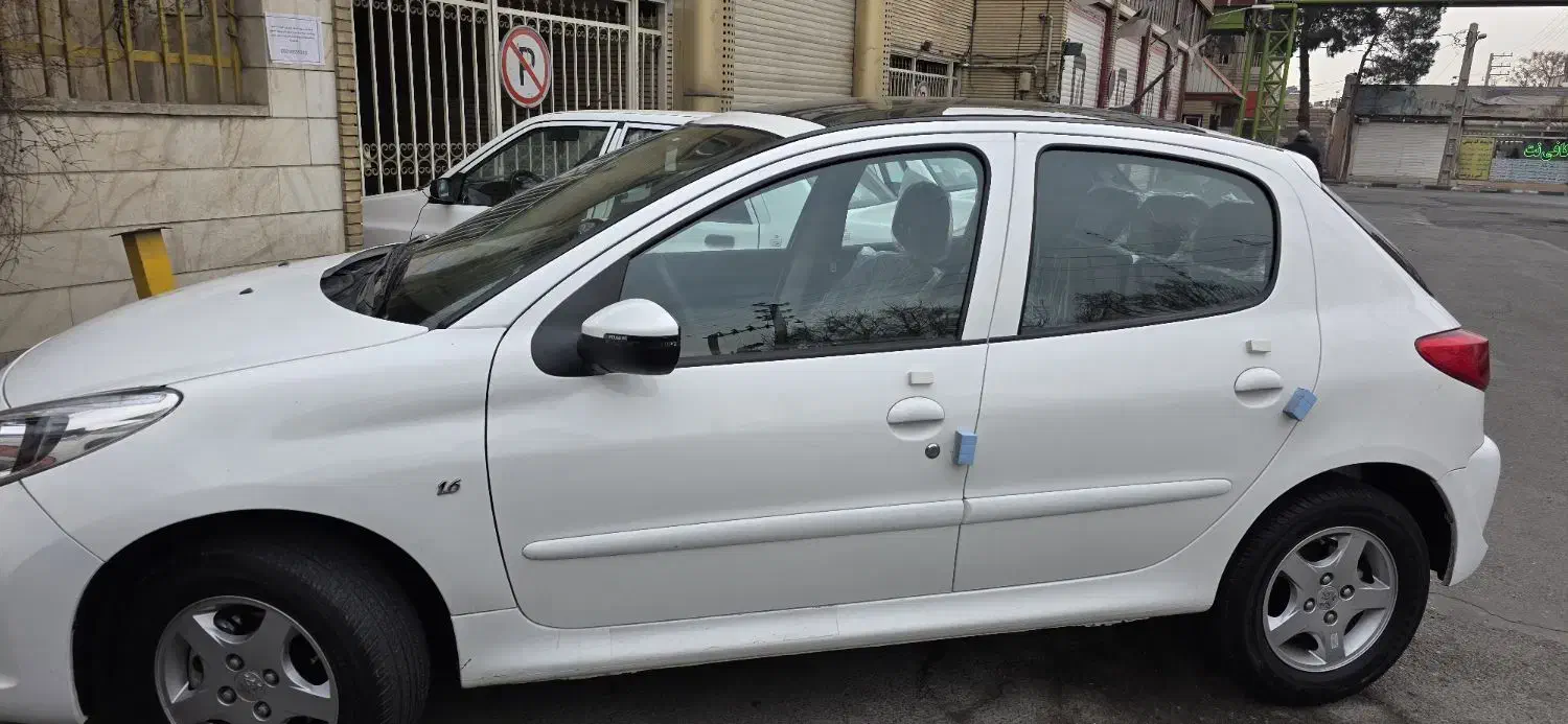 پانا مدل ۱۴۰۳ در حد خشک بدون نقطه|خودرو سواری و وانت|باقرشهر, |دیوار